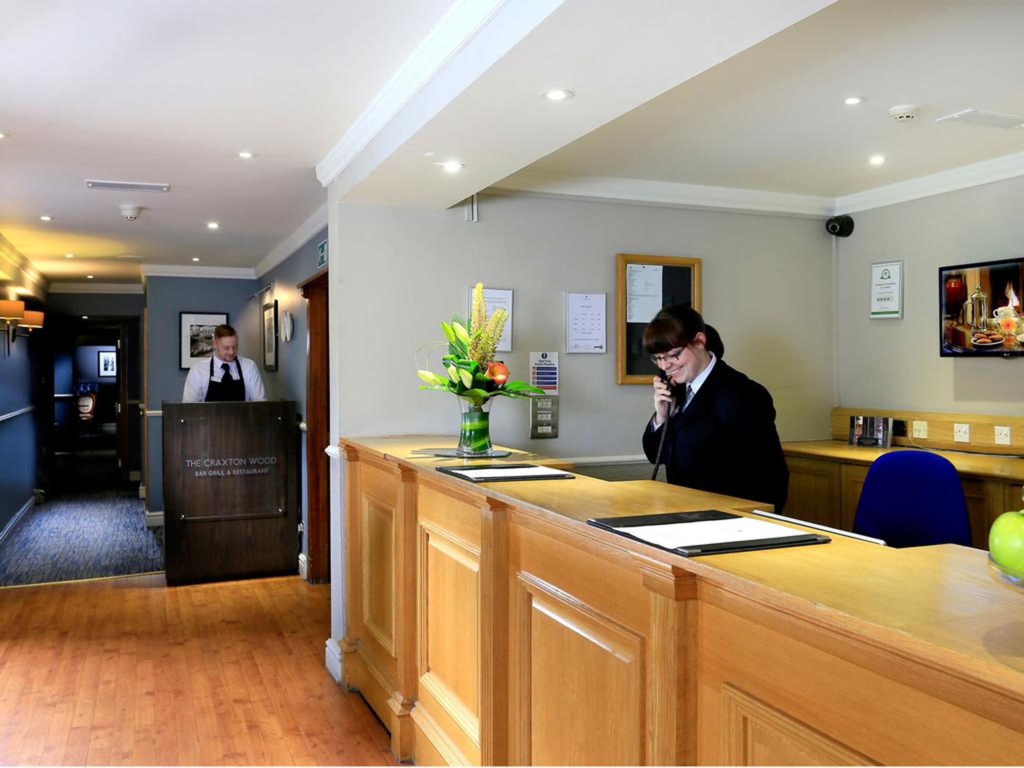 Macdonald Craxton Wood Hotel & Spa Ledsham  Bagian luar foto