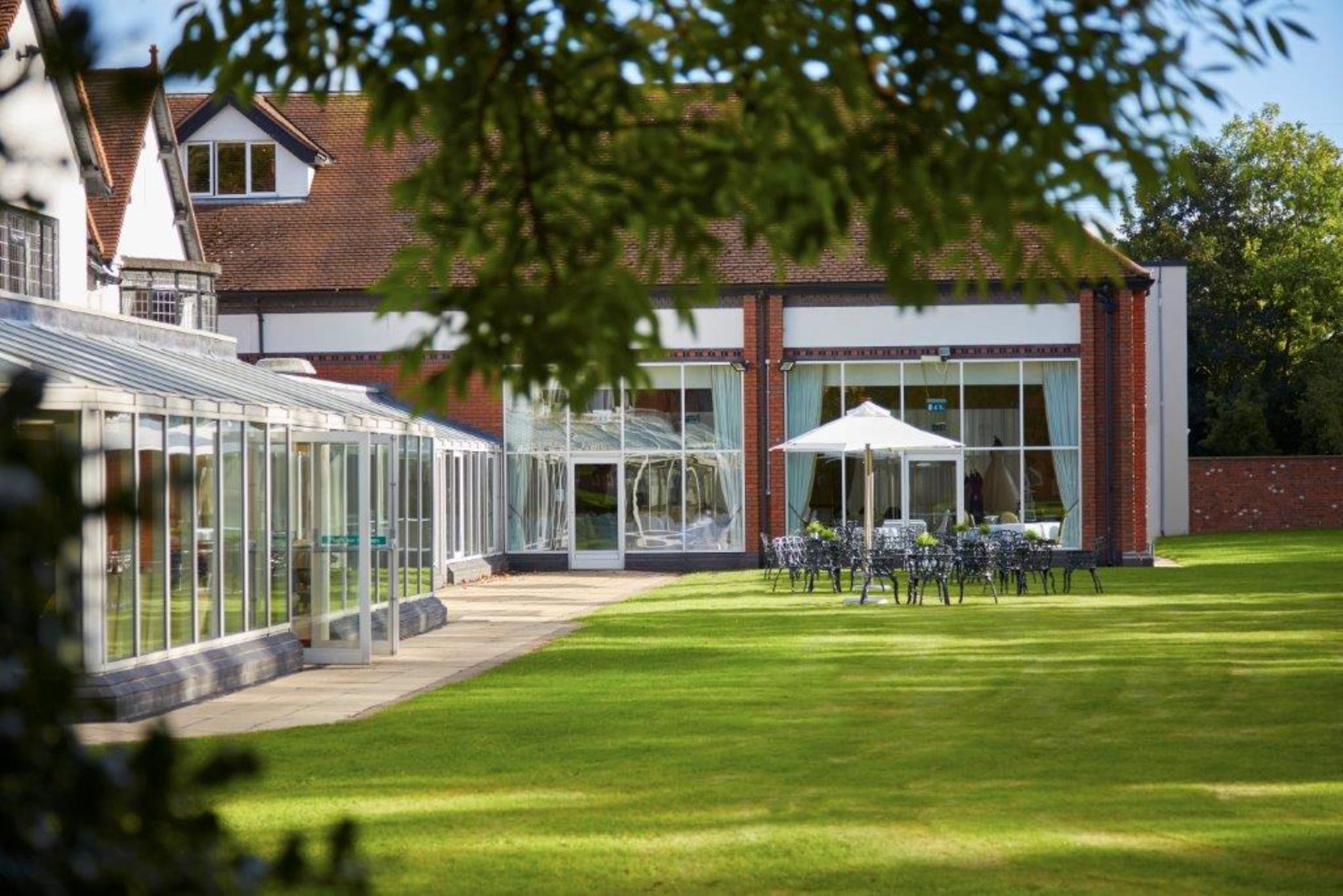 Macdonald Craxton Wood Hotel & Spa Ledsham  Bagian luar foto