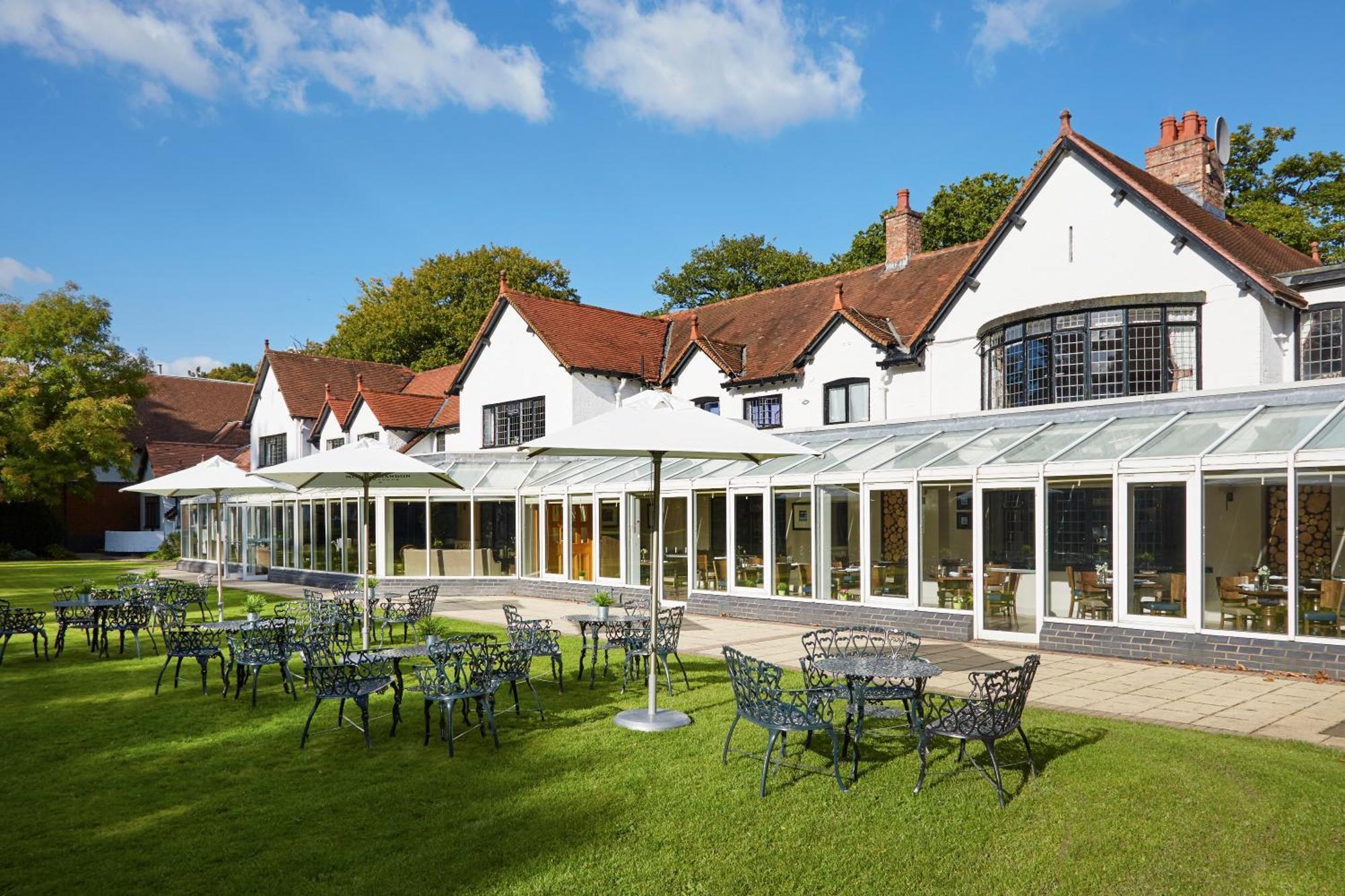 Macdonald Craxton Wood Hotel & Spa Ledsham  Bagian luar foto