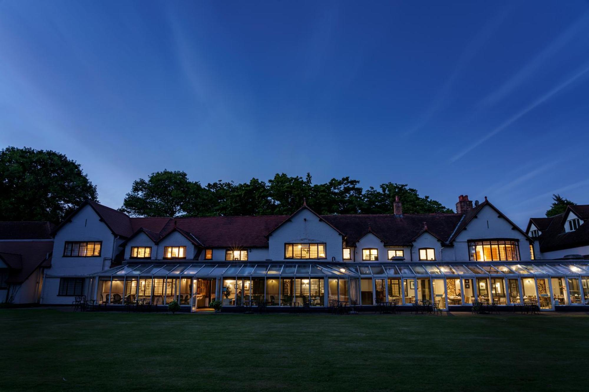 Macdonald Craxton Wood Hotel & Spa Ledsham  Bagian luar foto