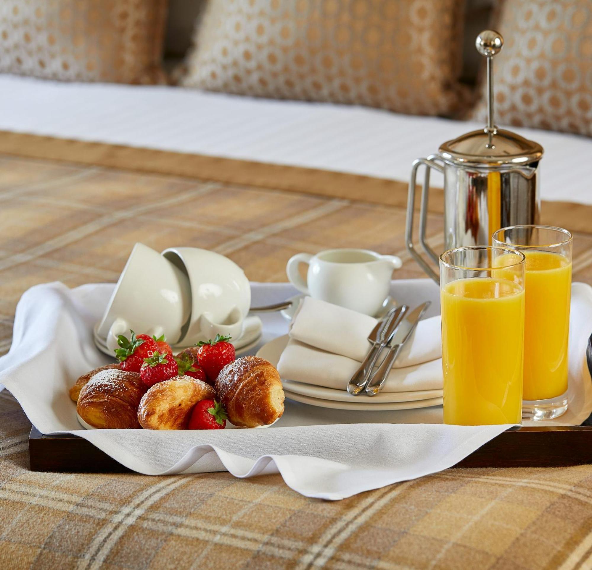 Macdonald Craxton Wood Hotel & Spa Ledsham  Bagian luar foto