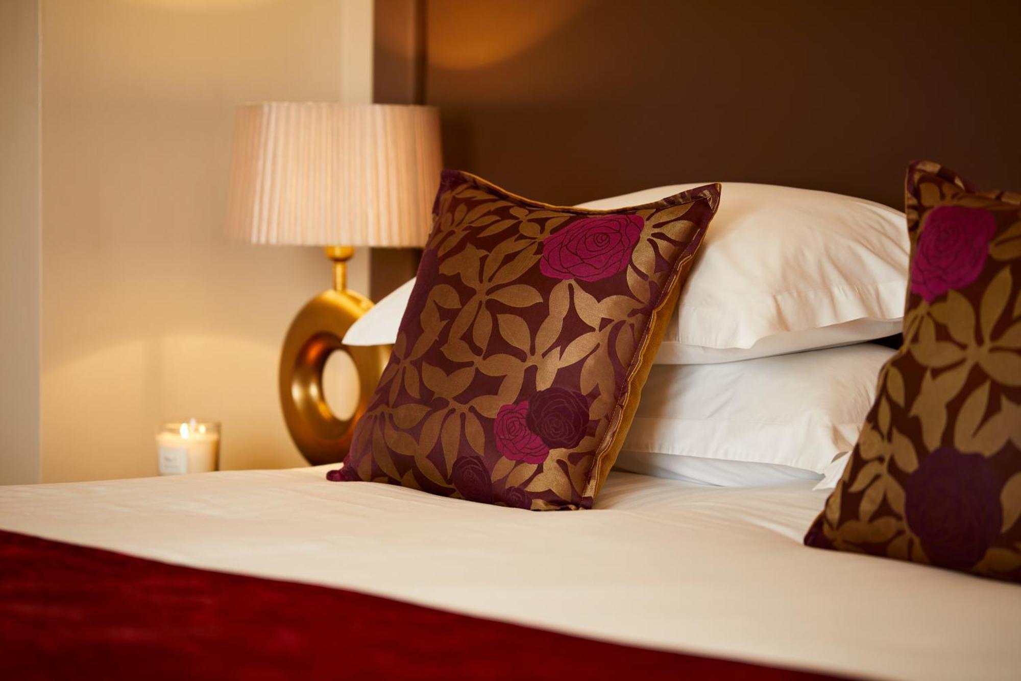 Macdonald Craxton Wood Hotel & Spa Ledsham  Bagian luar foto