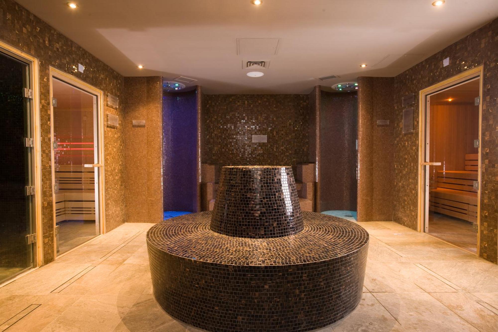 Macdonald Craxton Wood Hotel & Spa Ledsham  Bagian luar foto